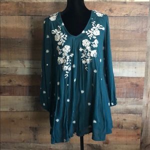 Free People XS embroidered dress with pockets